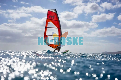 parus-mistral-zonda-5-4m-freeride-windsurfing-rig-krasnyj.png